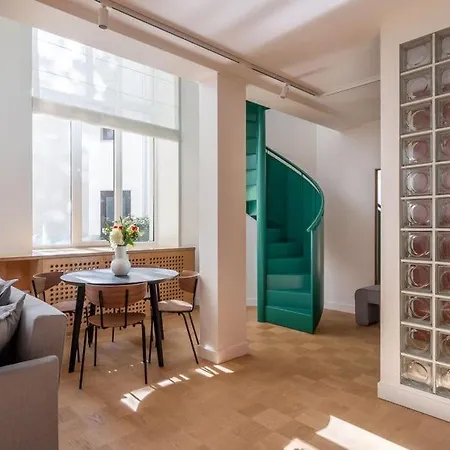 Bright Designer Loft In The City Center *