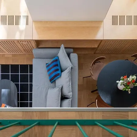 Bright Designer Loft In The City Center *
